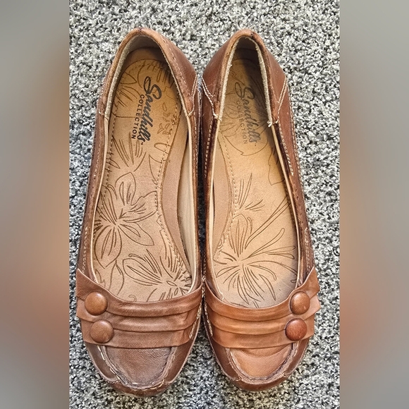 Sandhills Collection Shoes Slip On Leather Pleated Button Detail Tan Size8.5M - Picture 8 of 12